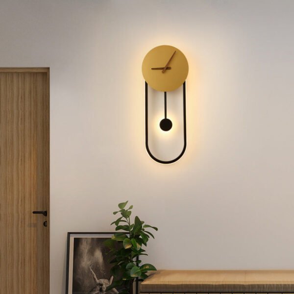 Owalna ścienna lampa LED w stylu skandynawskim z zegarem