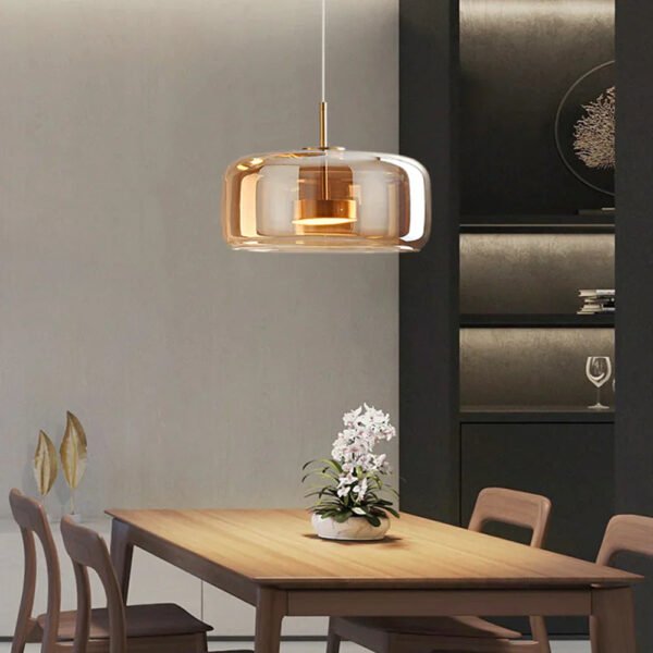 Minimalistyczna szklana lampa wisząca z regulowaną wysokością