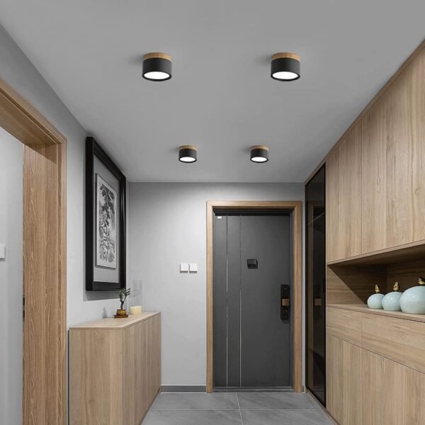 Cylindryczna natynkowa lampa sufitowa ze zintegrowanym LED