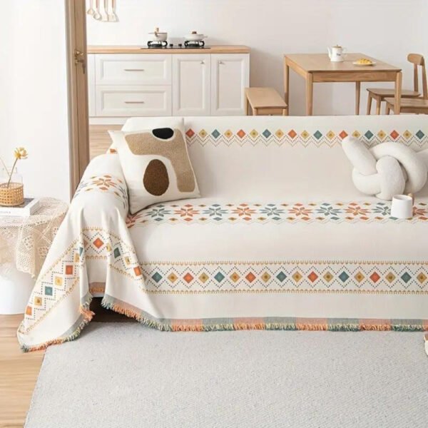 Narzuta w stylu boho z dekoracyjnymi frędzlami