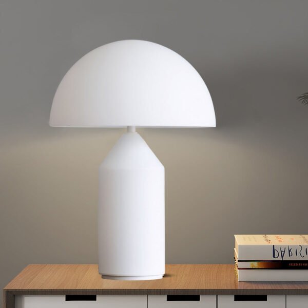 Biała matowa metalowa lampa stołowa geometryczna, 25 × 35 cm