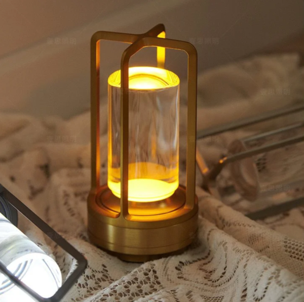 Bezprzewodowa lampa stołowa LED z regulacją jasności