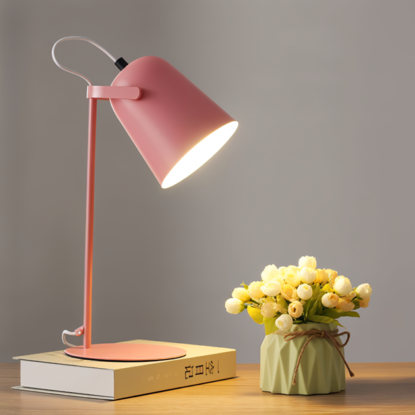 Nowoczesna regulowana lampa biurkowa z ruchomym kloszem i oprawką E27 do żarówki LED