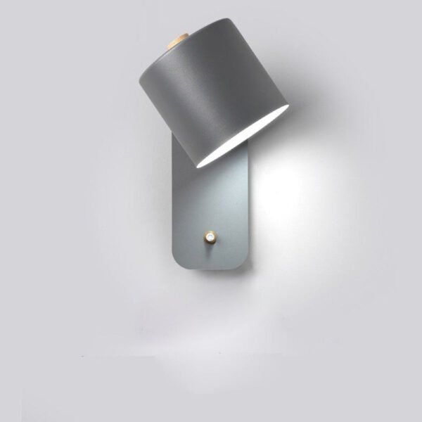 Smukła lampa ścienna LED z wbudowanym włącznikiem