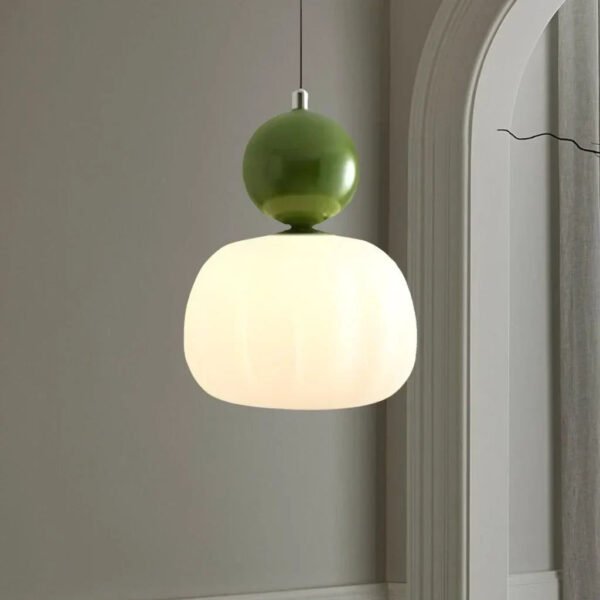 Kremowa lampa sufitowa wisząca w stylu Art Deco