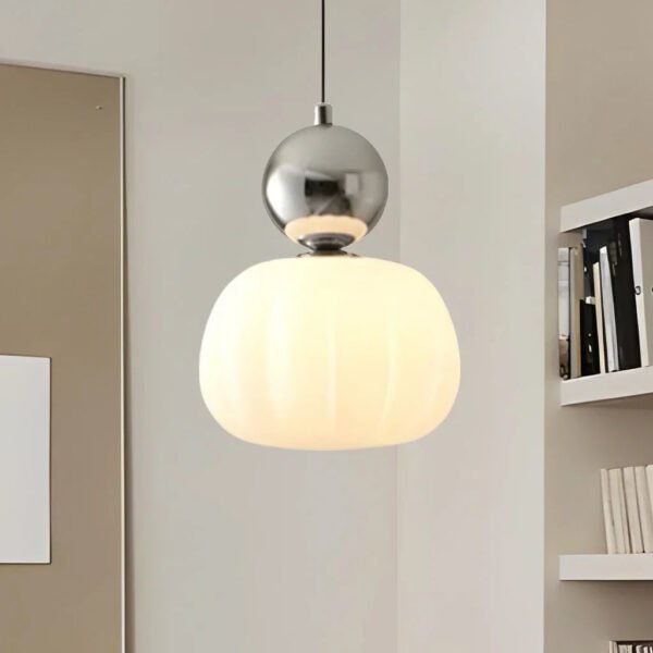 Złota szklana lampa wisząca w stylu Art Deco