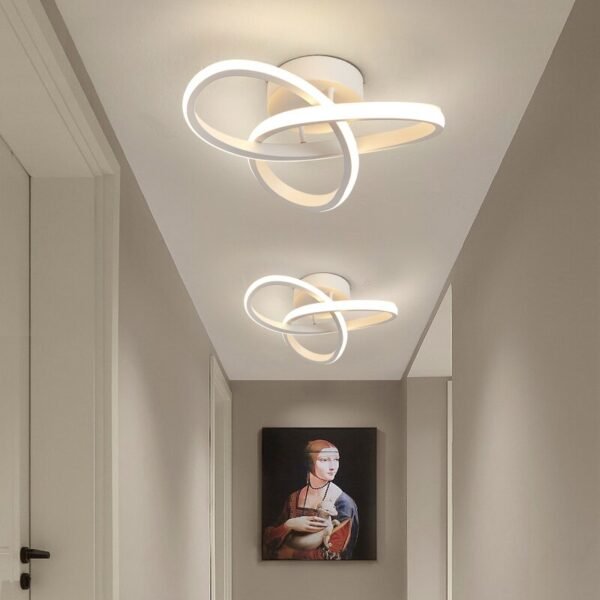 Lampa sufitowa LED z trzema ruchomymi pierścieniami