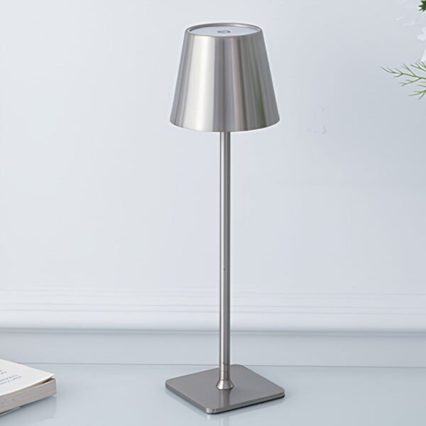 Bezprzewodowa lampa stołowa LED z regulacją dotykową