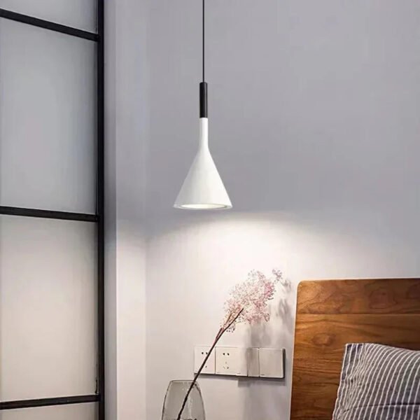 Minimalistyczna lampa wisząca z regulacją wysokości