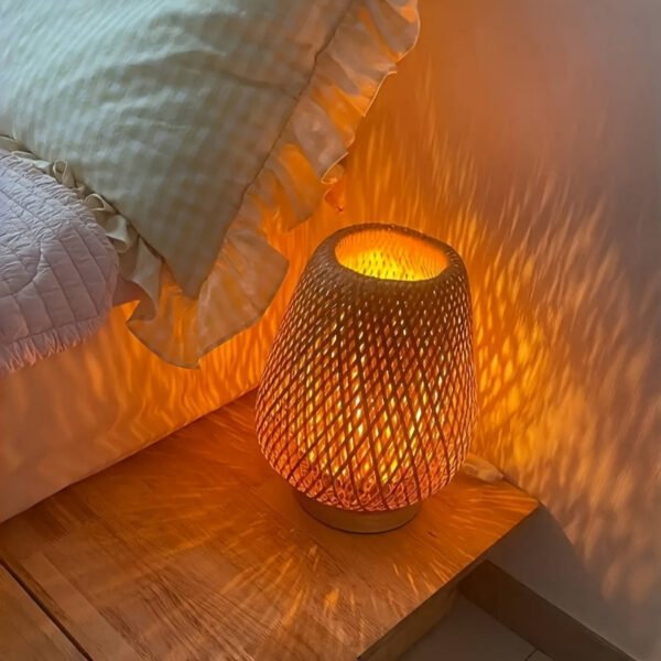 Nowoczesna lampka nocna LED z regulacją jasności