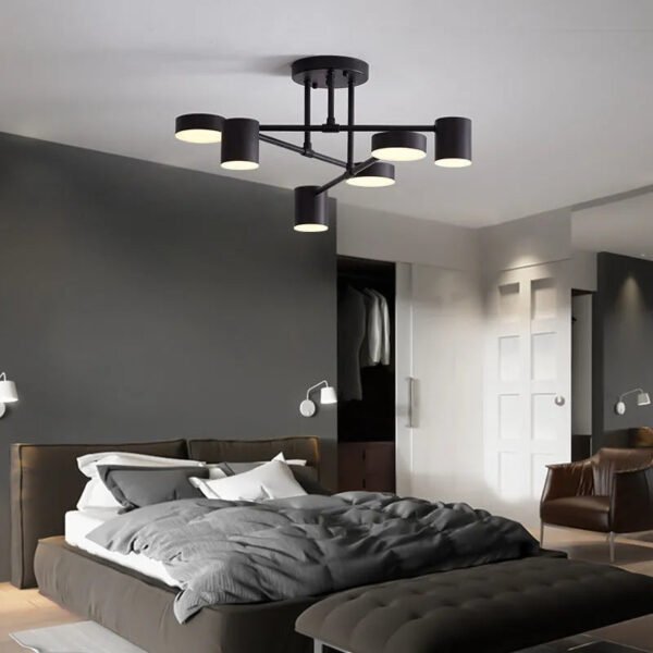 Sufitowa lampa z sześcioma źródłami światła