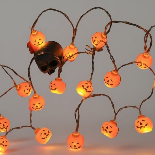 Dekoracyjny sznur lampek LED z figurkami na Halloween