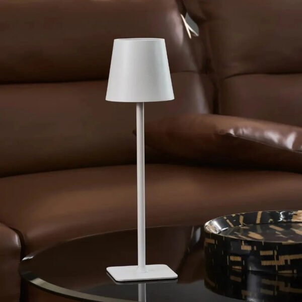 Bezprzewodowa lampa stołowa LED z regulacją dotykową